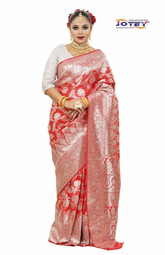 Floral Woven Pure Banarasi Silk Saree in Maroon - Jotey