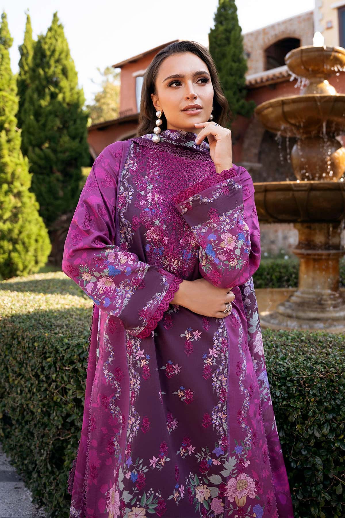 AFROZEH Damask The Holiday Edit'25 Embroidered Lawn 3pcs