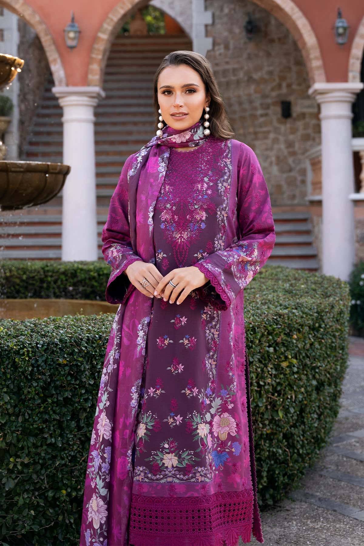 AFROZEH Damask The Holiday Edit'25 Embroidered Lawn 3pcs