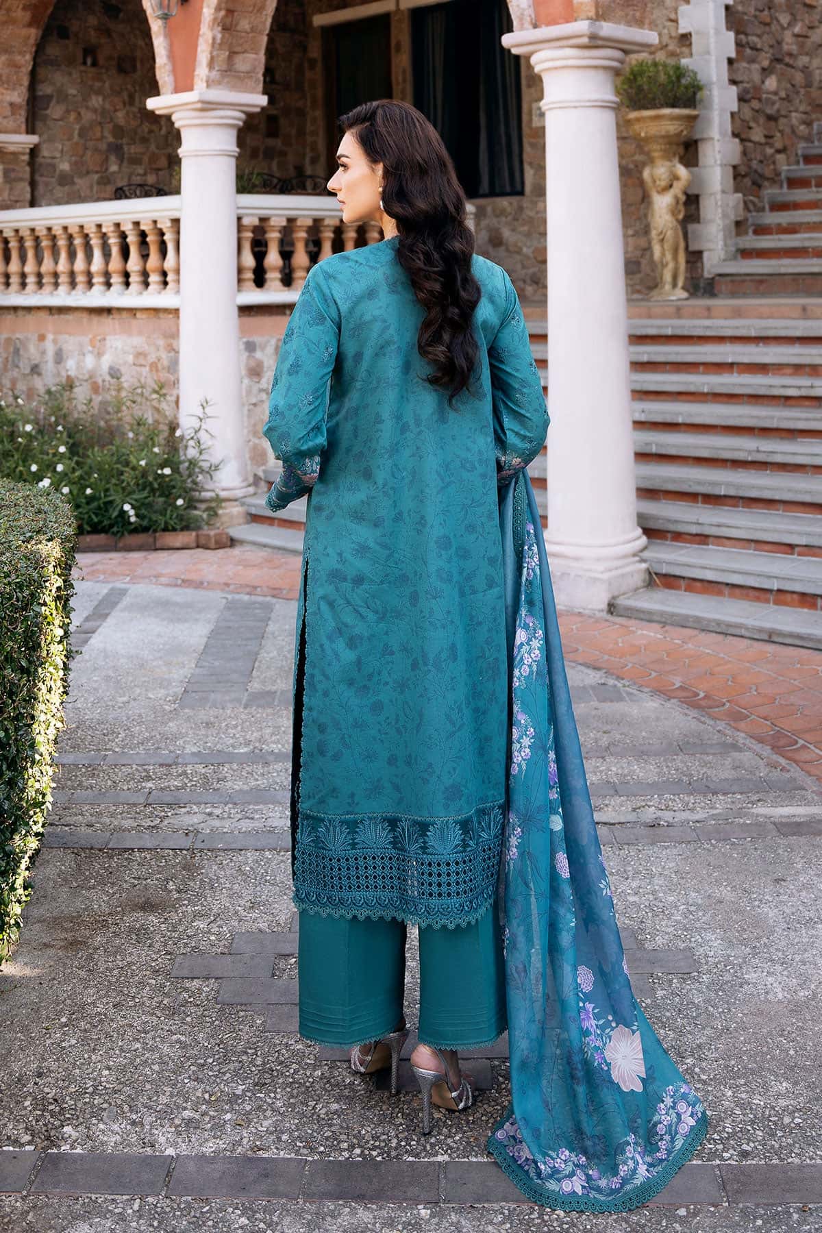 AFROZEH Damask The Holiday Edit'25 Embroidered Lawn 3pcs