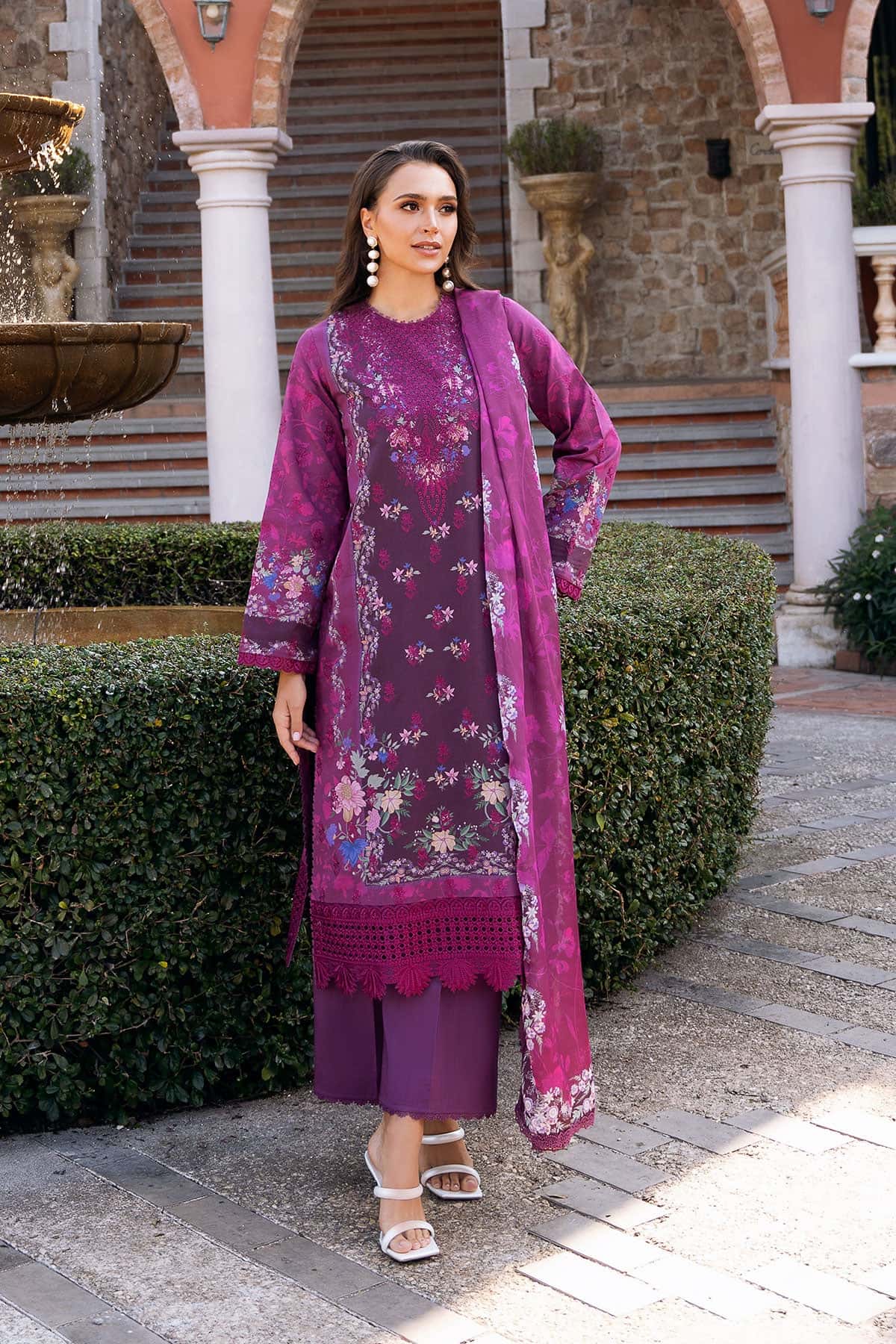 AFROZEH Damask The Holiday Edit'25 Embroidered Lawn 3pcs