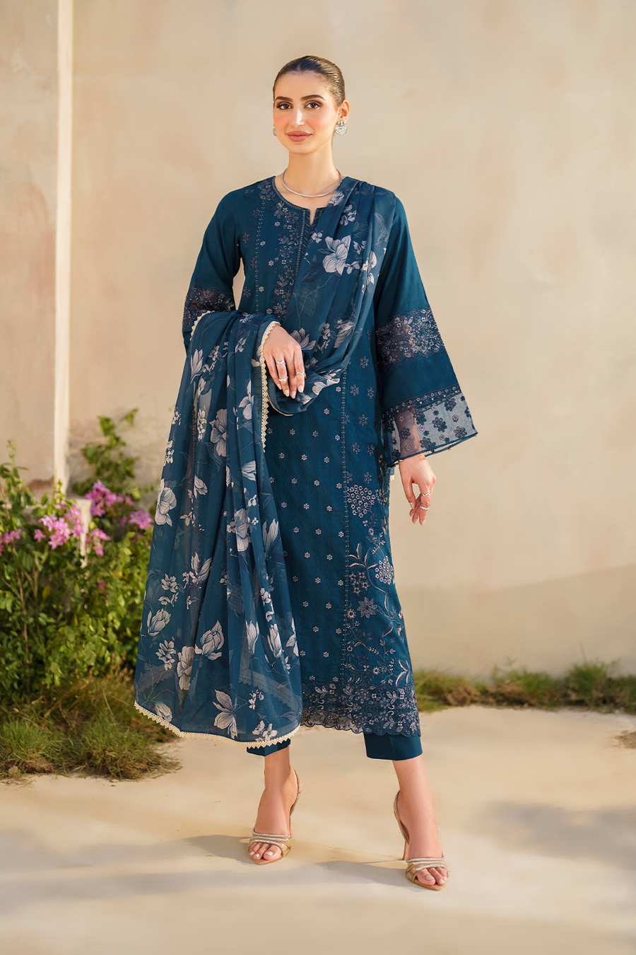 Iznik Festive Lawn Embroidered Unstitched 3pcs - Jotey