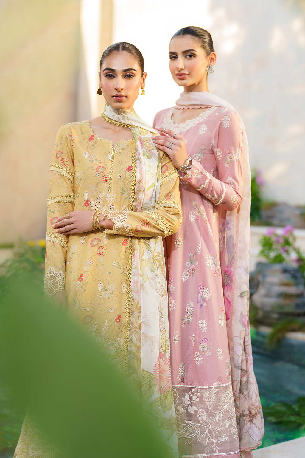 Iznik Festive Lawn Embroidered Unstitched 3pcs - Jotey