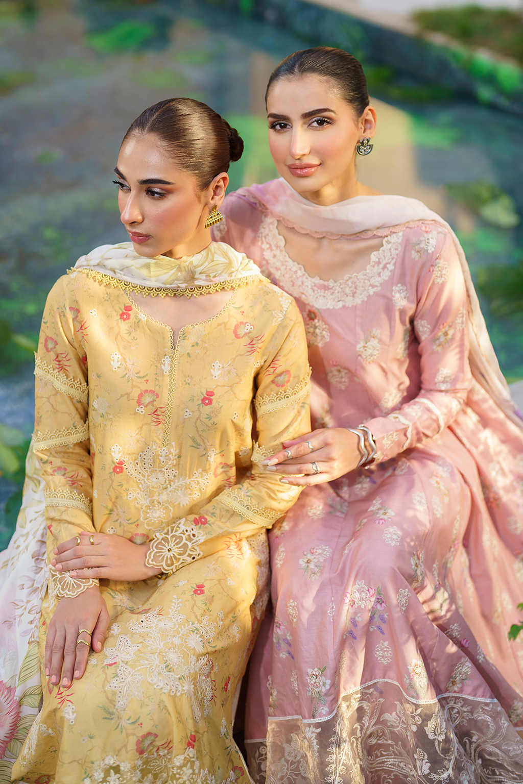 Iznik Festive Lawn Embroidered Unstitched 3pcs - Jotey