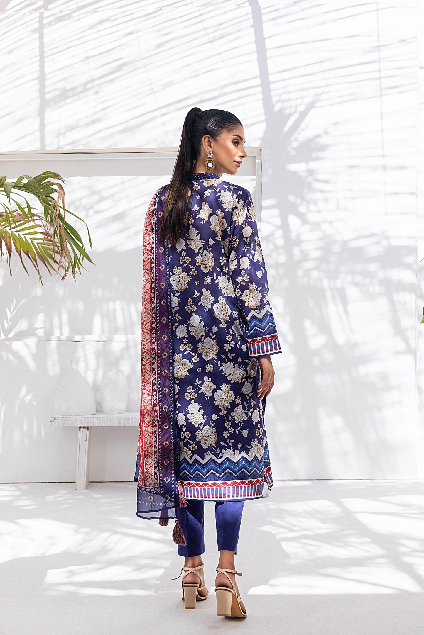 Lakhany Komal Printed Lawn Unstitched 3pcs - Jotey