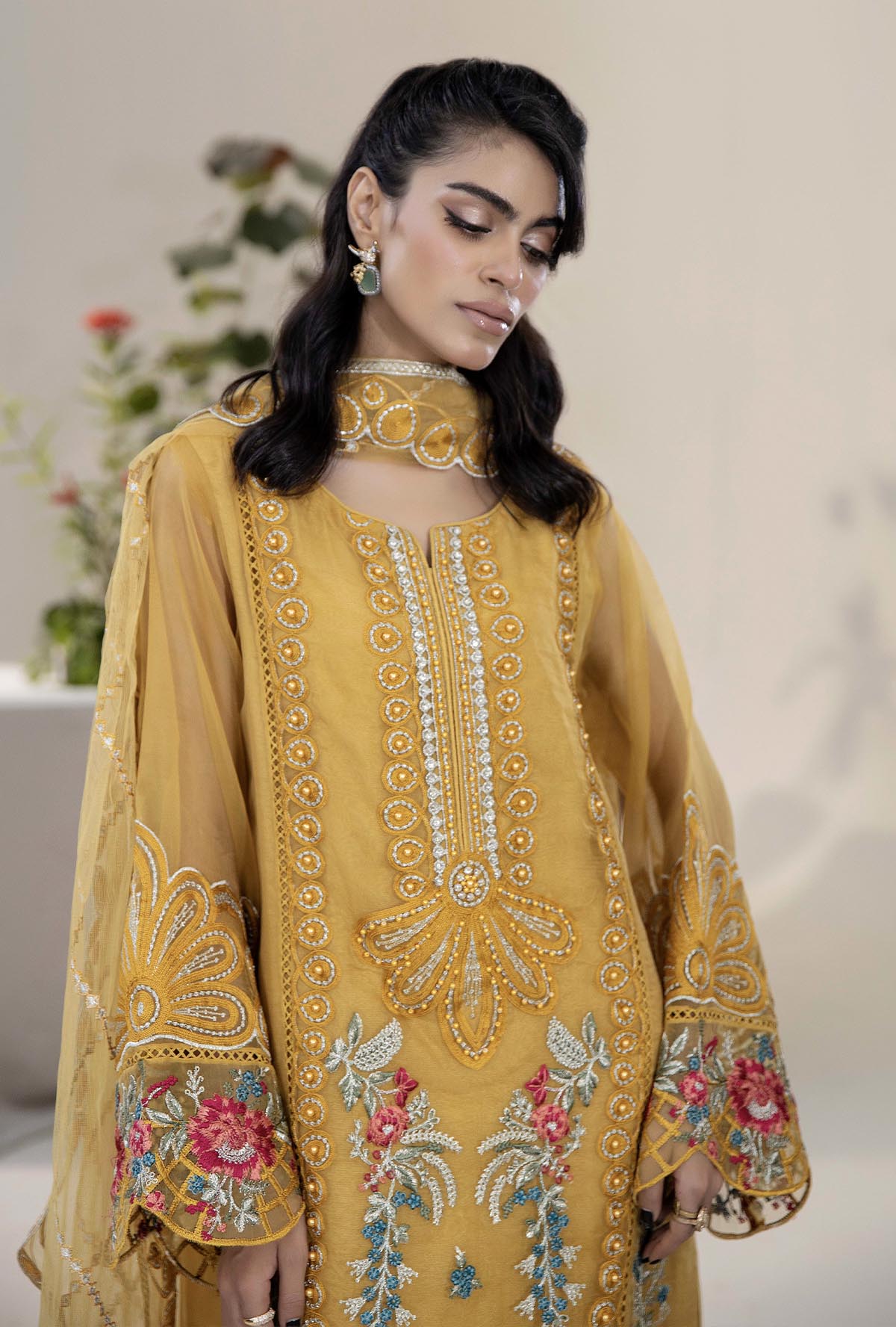 Raahi By ZA Clothes Embroidered Semi-Stitched Organza 3pcs