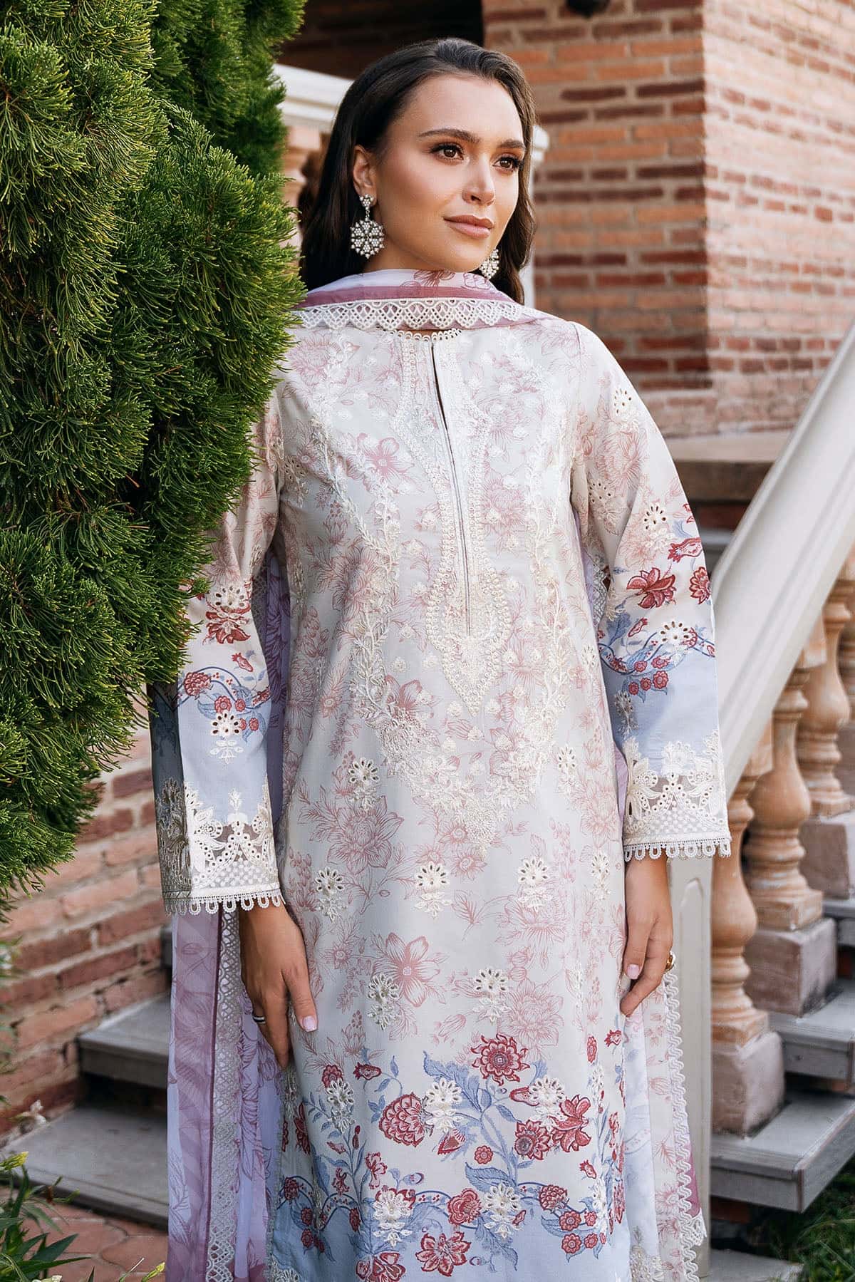 AFROZEH Damask The Holiday Edit'25 Embroidered Lawn 3pcs