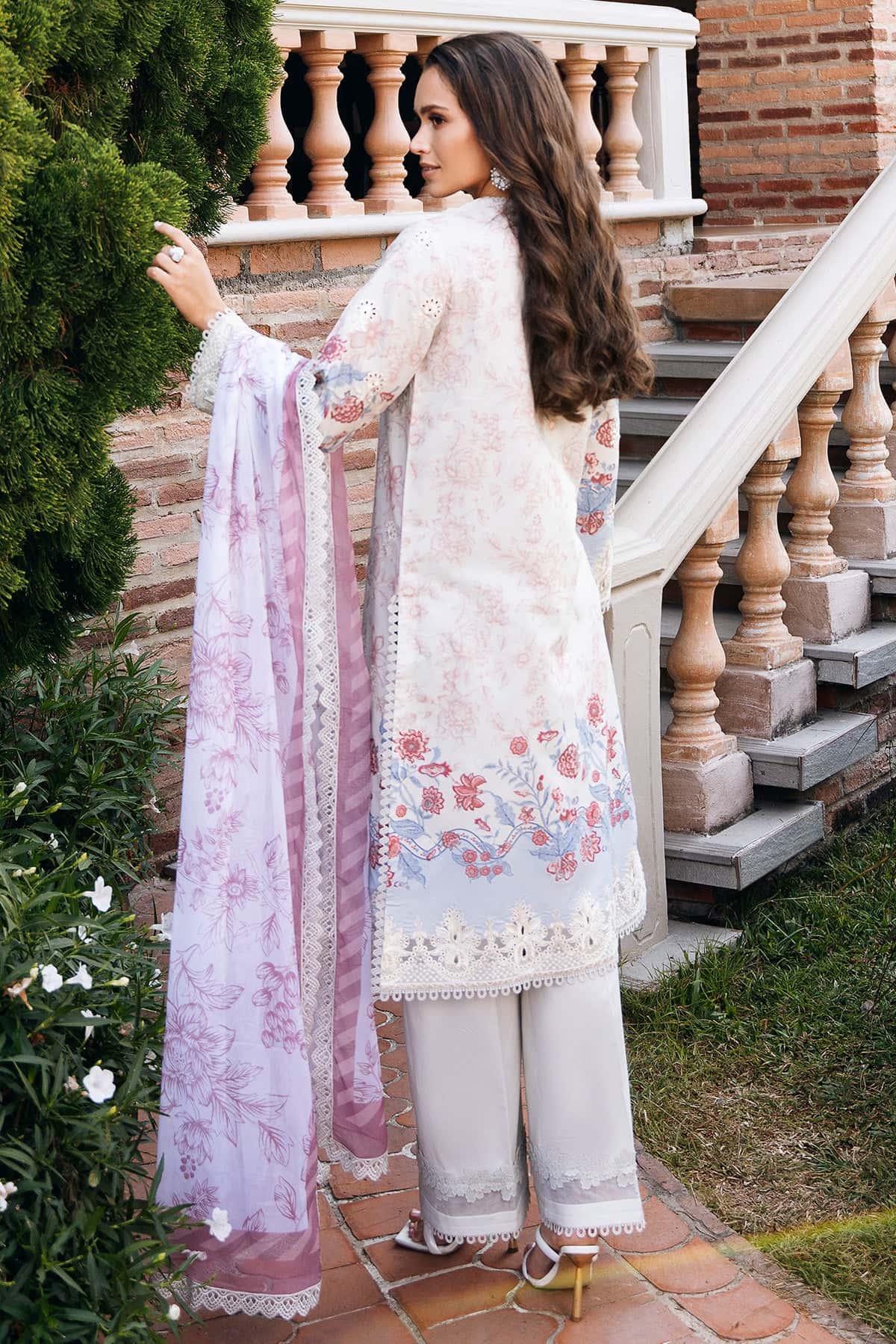 AFROZEH Damask The Holiday Edit'25 Embroidered Lawn 3pcs