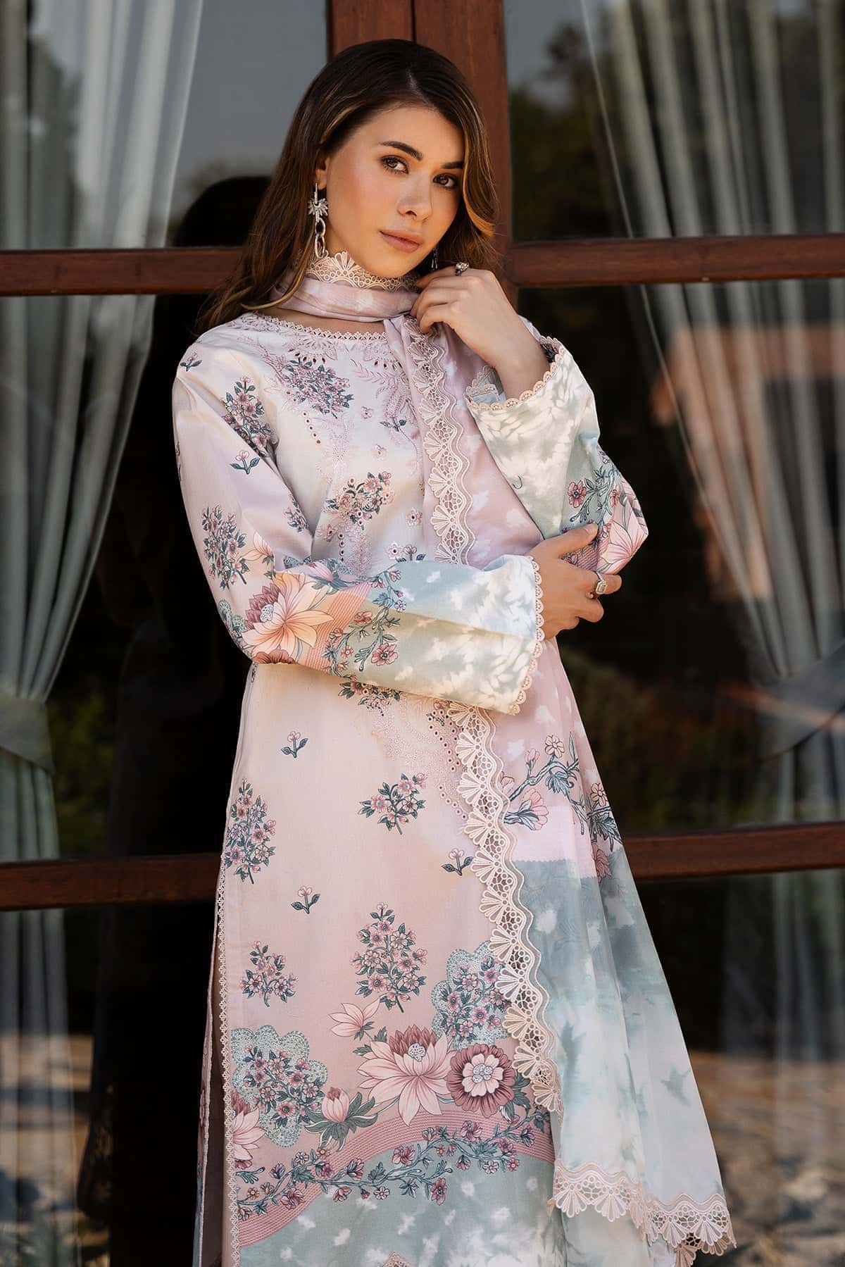 AFROZEH Damask The Holiday Edit'25 Embroidered Lawn 3pcs