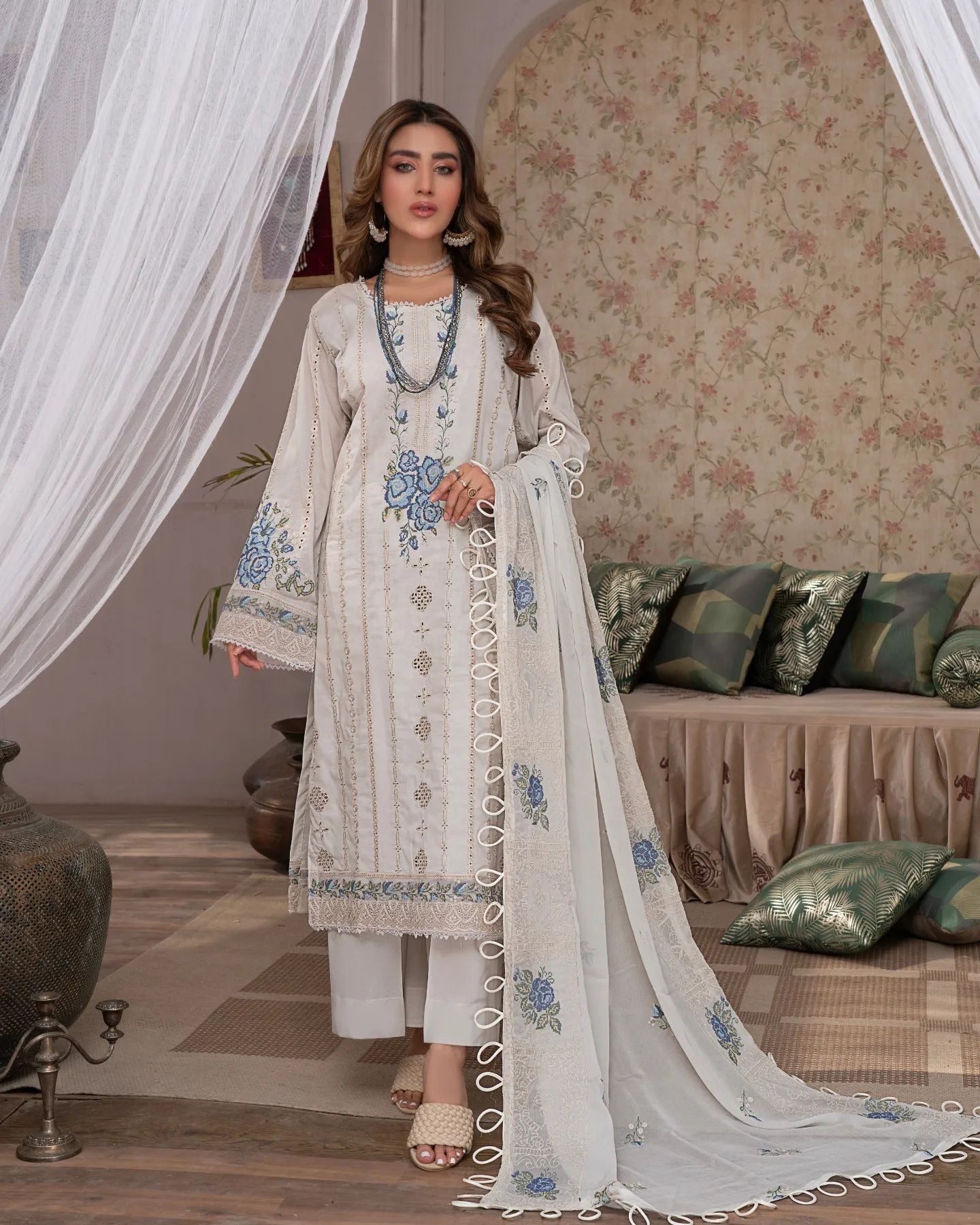 Manizay Gul Maina Embroidered Lawn 3pcs
