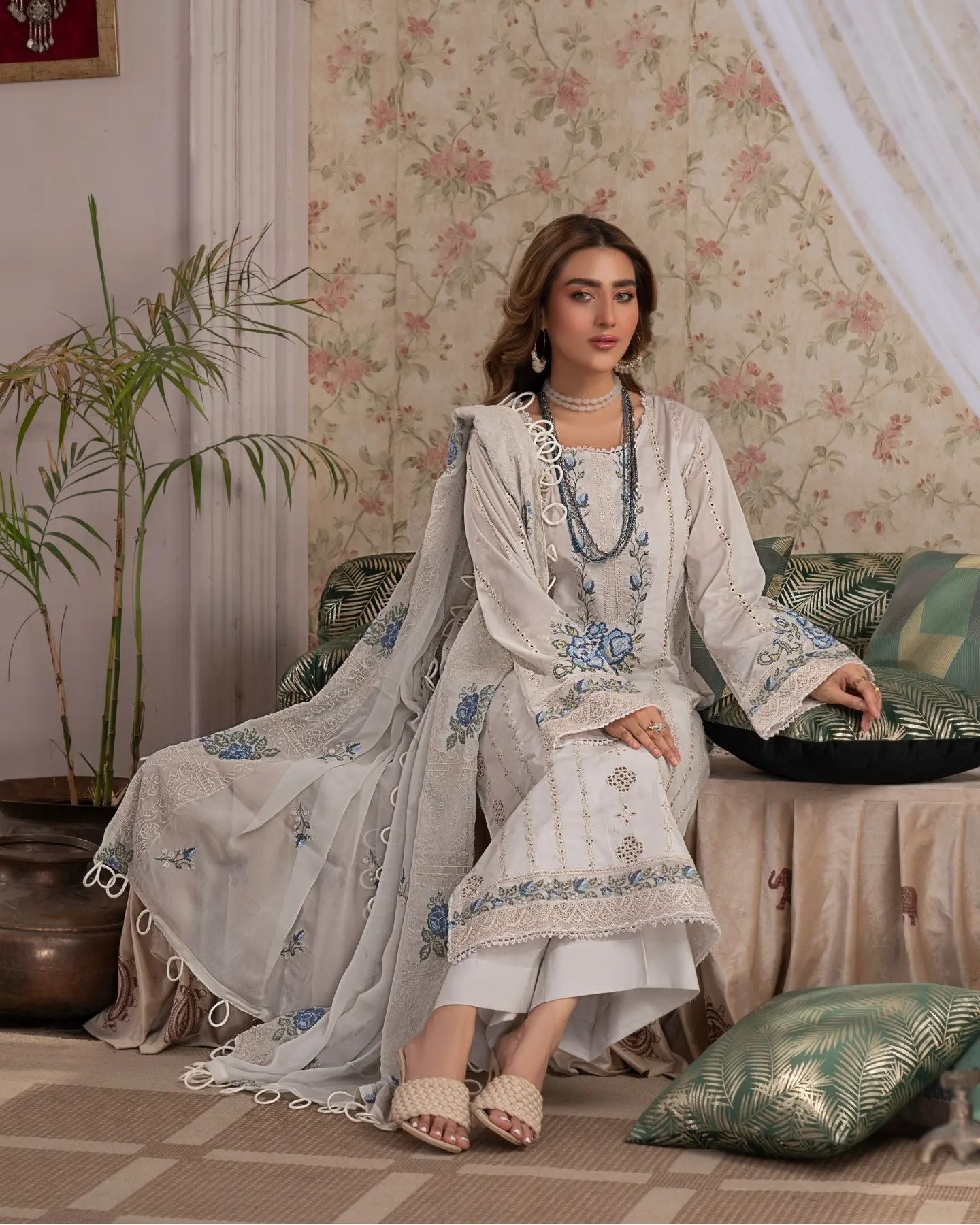 Manizay Gul Maina Embroidered Lawn 3pcs