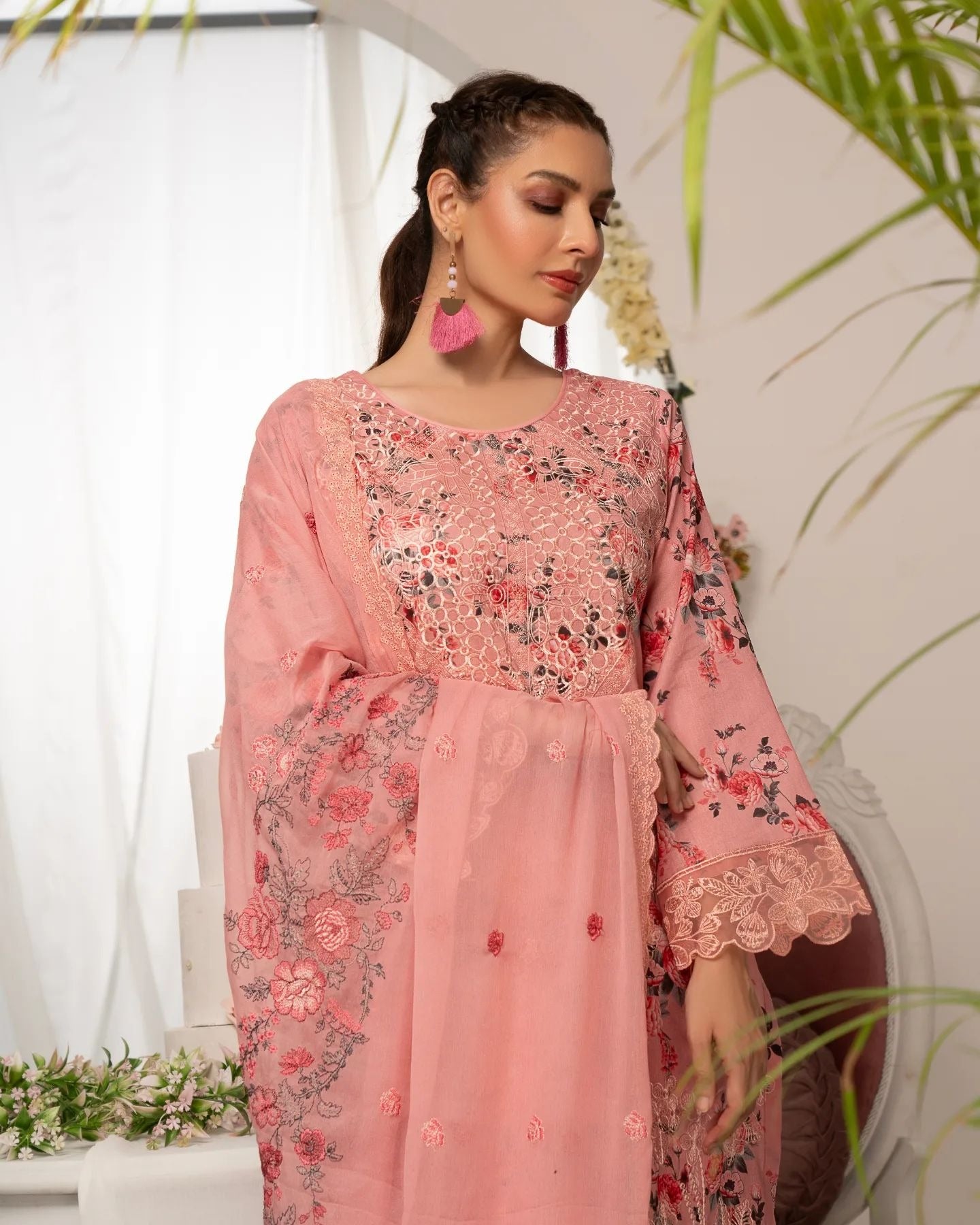 Manizay Super Anmol Embroidered Lawn 3pcs