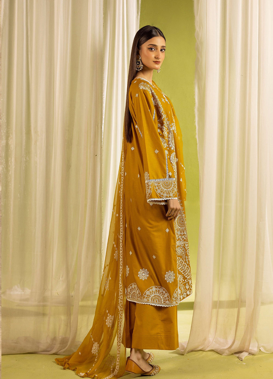 Khoobsurat Signature Shamiyana Luxury Embroidered Lawn 3pcs
