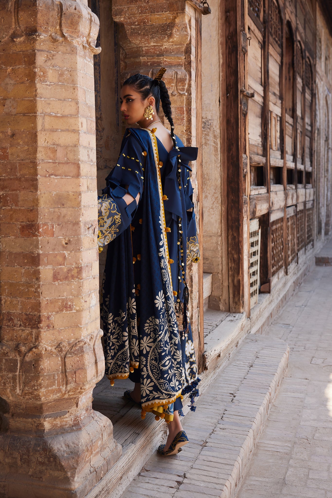 Elan Embroidered Lawn Unstitched 3pcs