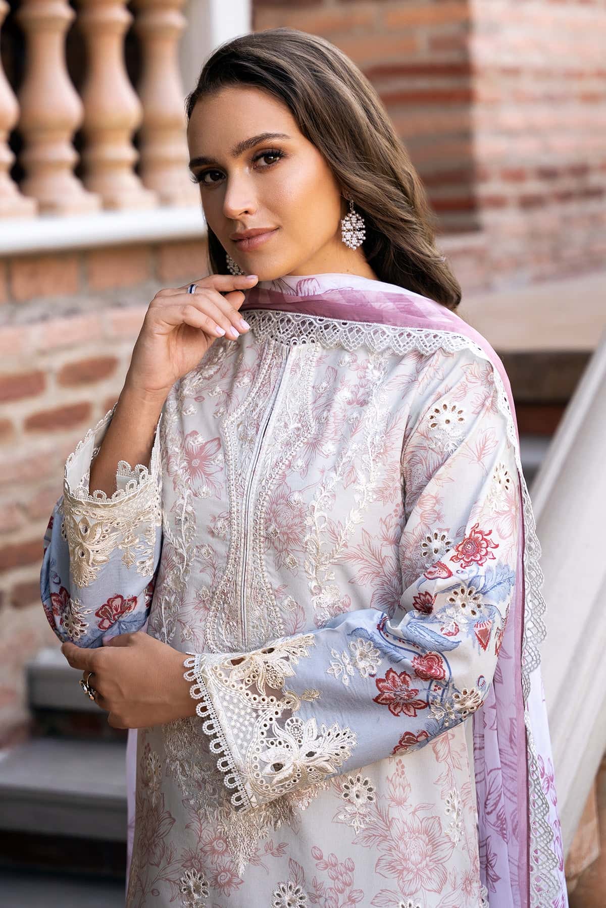 AFROZEH Damask The Holiday Edit'25 Embroidered Lawn 3pcs