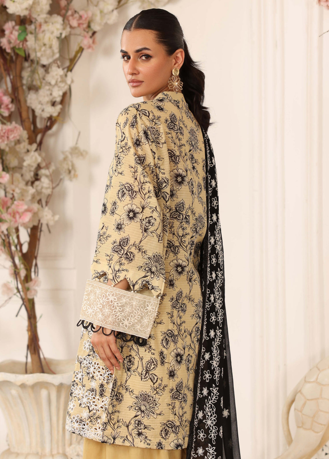 Afsheen By Johra Embroidered Chikankari Lawn Unstitched 3Pcs