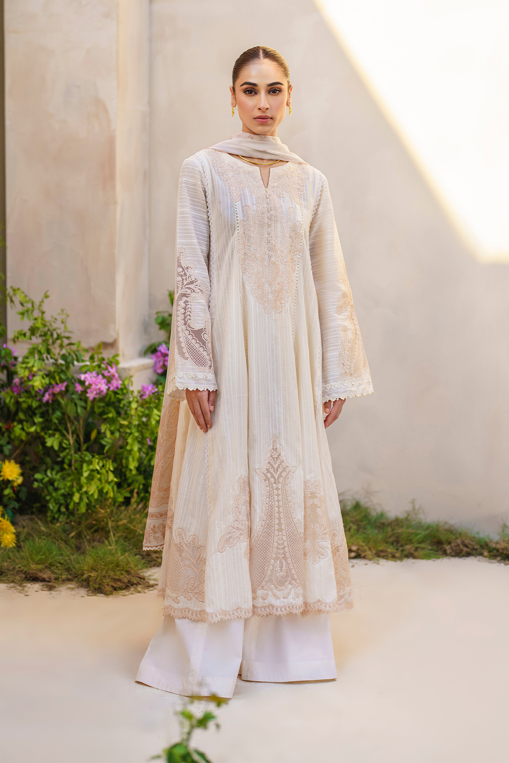 Iznik Festive Lawn Embroidered Unstitched 3pcs - Jotey