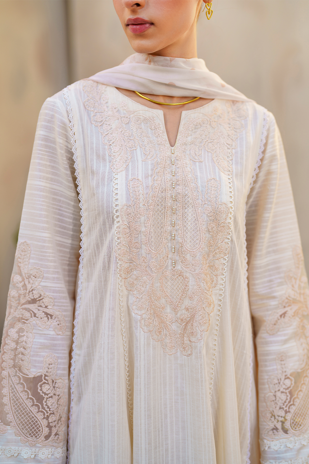 Iznik Festive Lawn Embroidered Unstitched 3pcs - Jotey