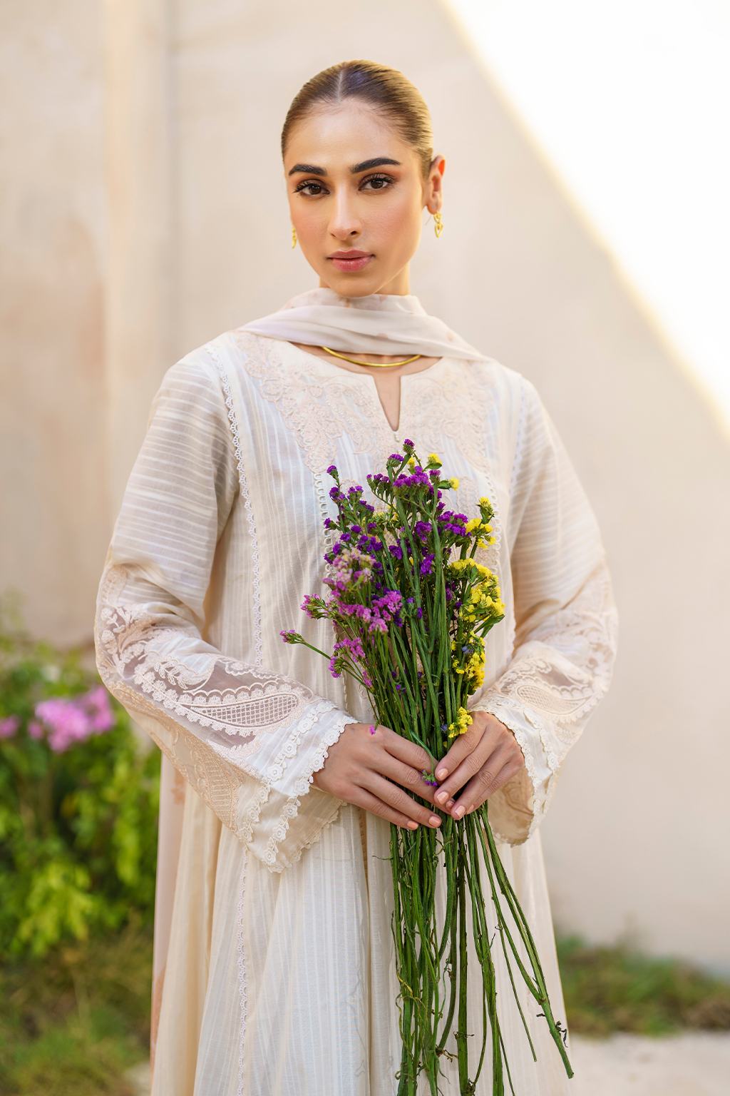 Iznik Festive Lawn Embroidered Unstitched 3pcs - Jotey
