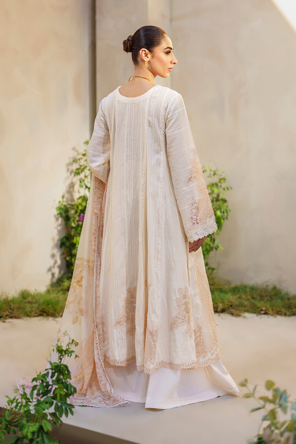 Iznik Festive Lawn Embroidered Unstitched 3pcs - Jotey
