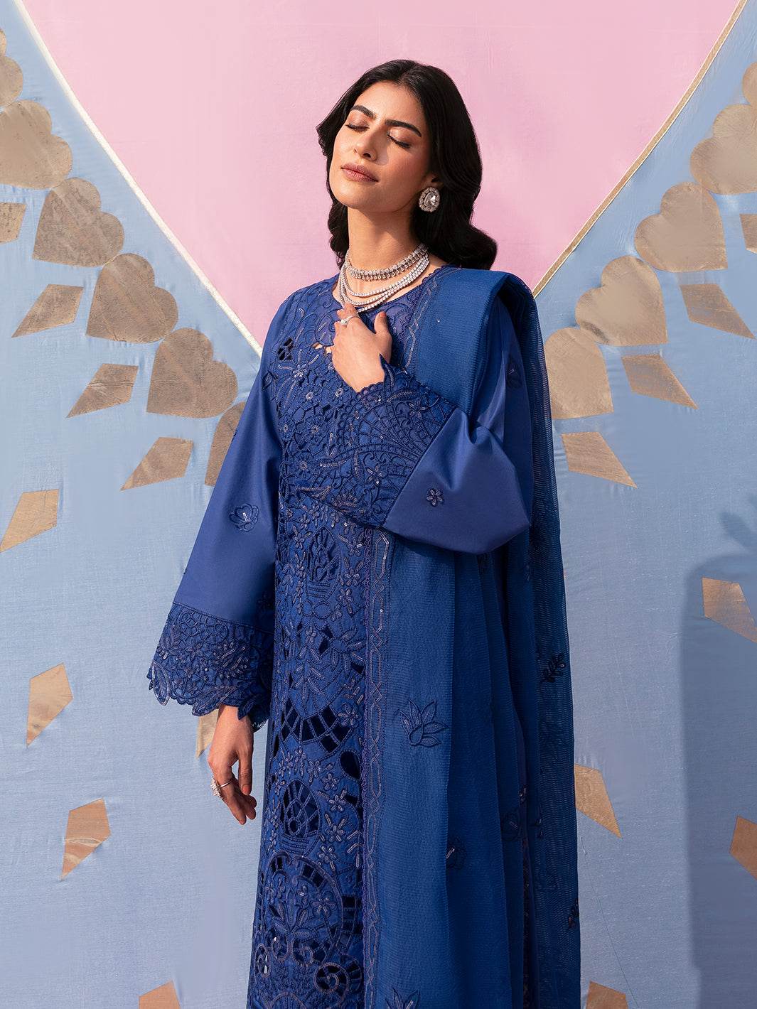 Husn Jahan By Mahnur Embroidered Luxury Lawn Unstitched 3pcs - Jotey