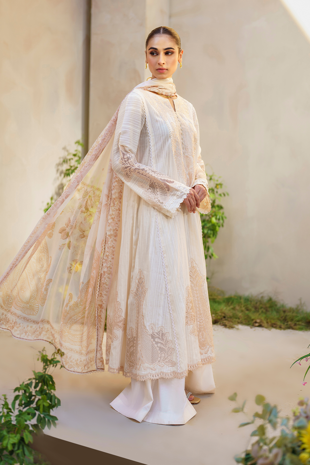 Iznik Festive Lawn Embroidered Unstitched 3pcs - Jotey