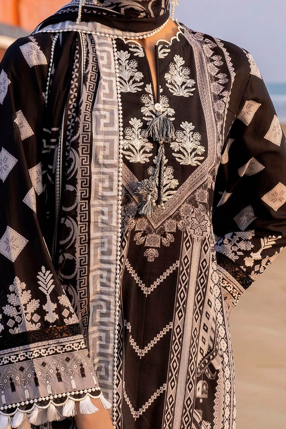 Gul Ahmed Printed Summer Lawn'25 Unstitched 3pcs - Jotey
