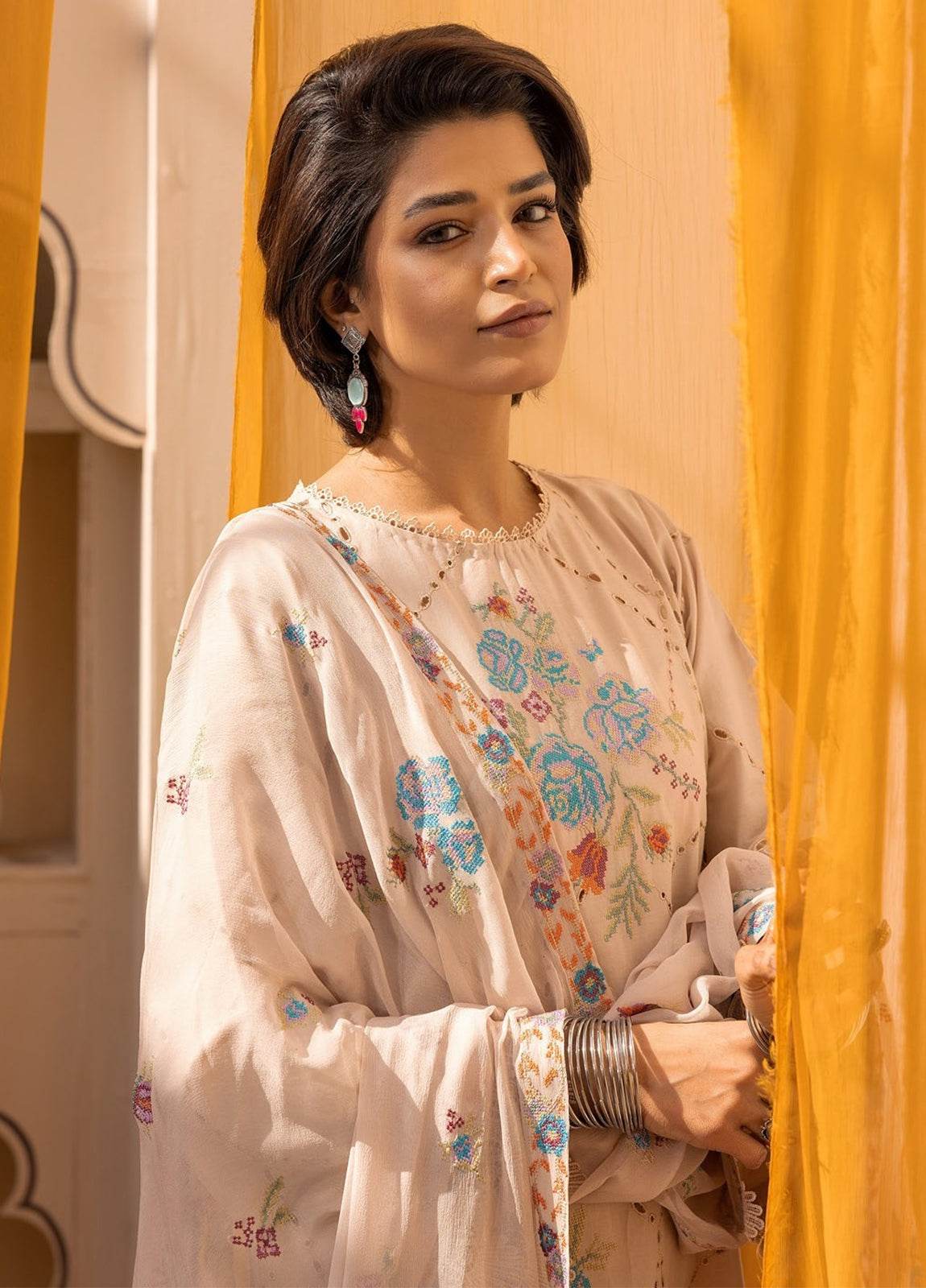 Gul-E-Bahaar By Khoobsurat Embroidered Lawn Unstitched 3pcs - Jotey