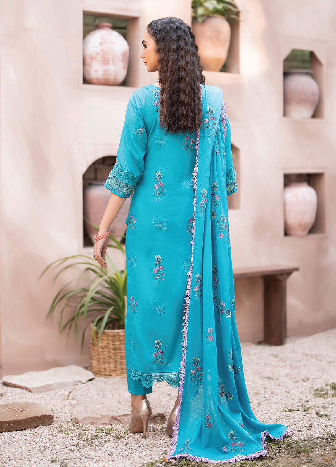 Anaya Hoor Festive Signature Embroidered Lawn 3pcs - Jotey