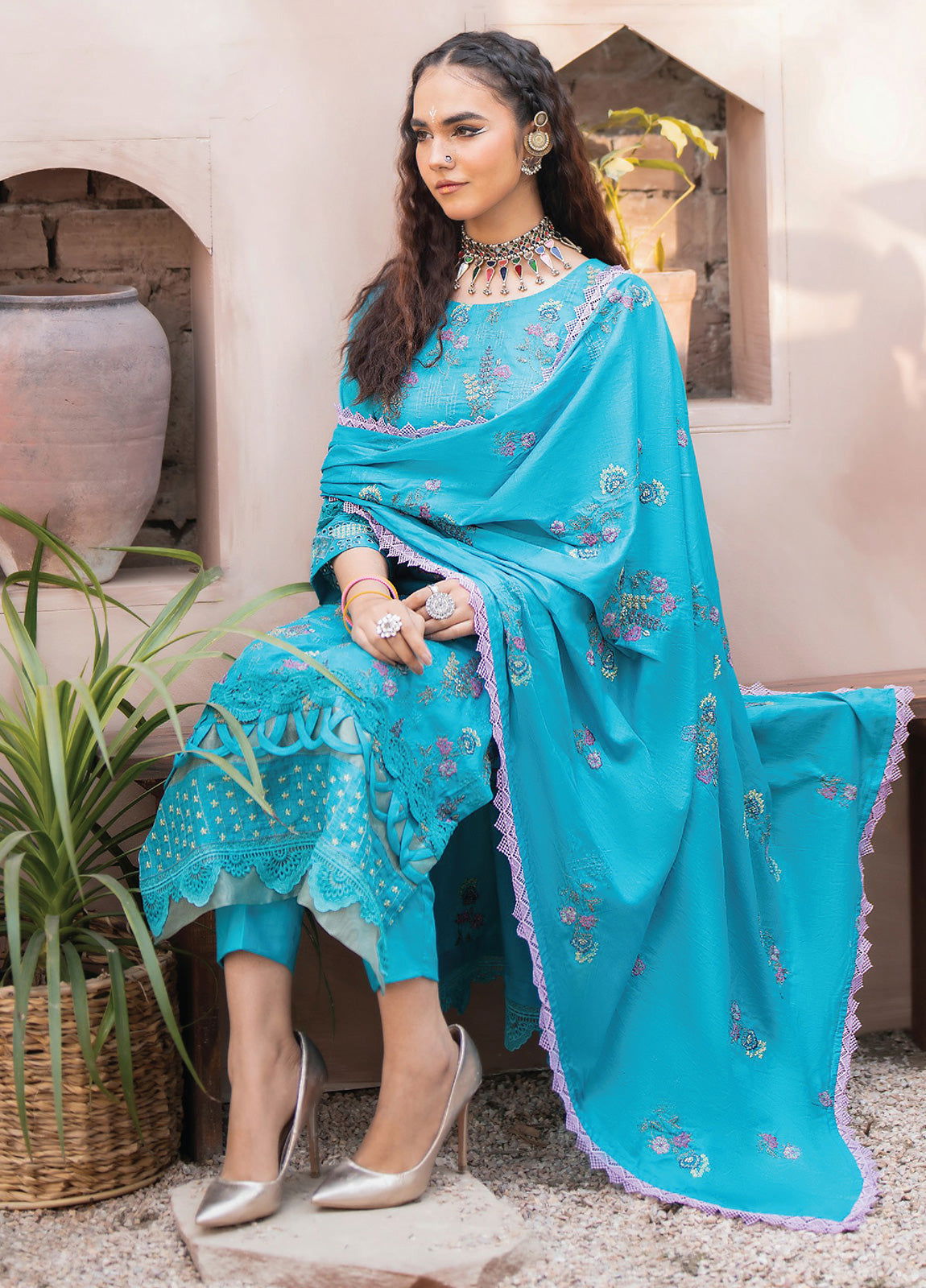 Anaya Hoor Festive Signature Embroidered Lawn 3pcs - Jotey