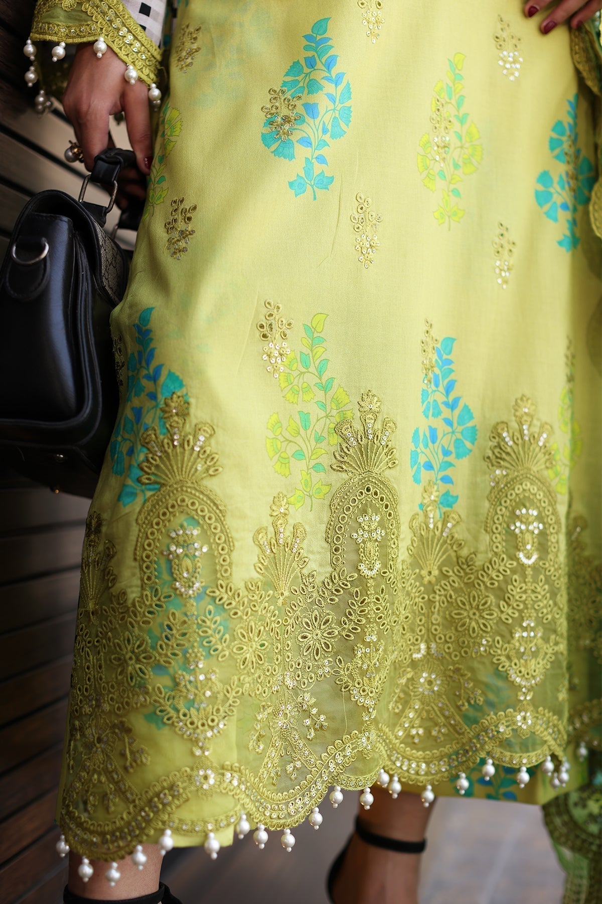 Charizma Rang E Bahar Embroidered Lawn 3pcs - Jotey