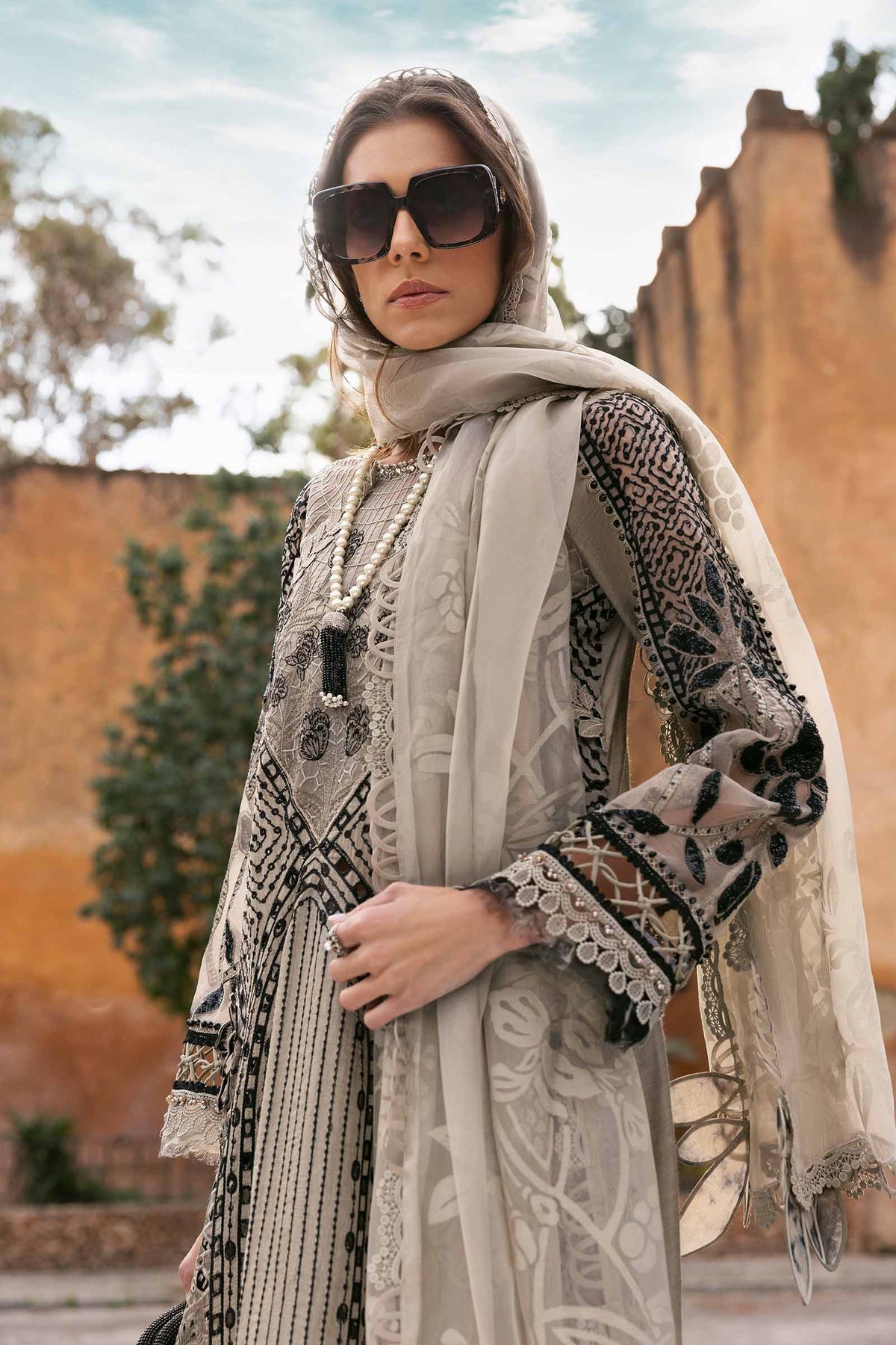 Maria B. Lawn Vol-25 Embroidered Unstitched 3pcs