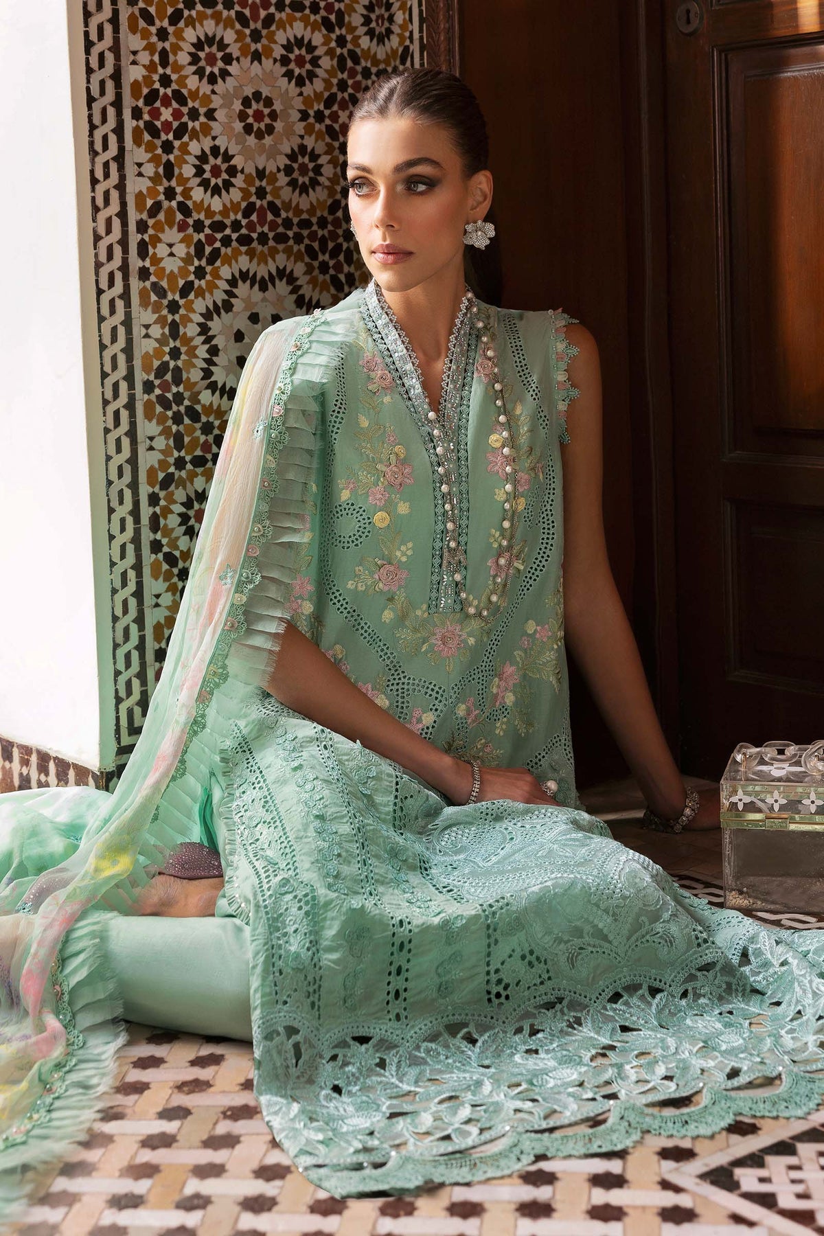 Maria B. Lawn Vol-25 Embroidered Unstitched 3pcs