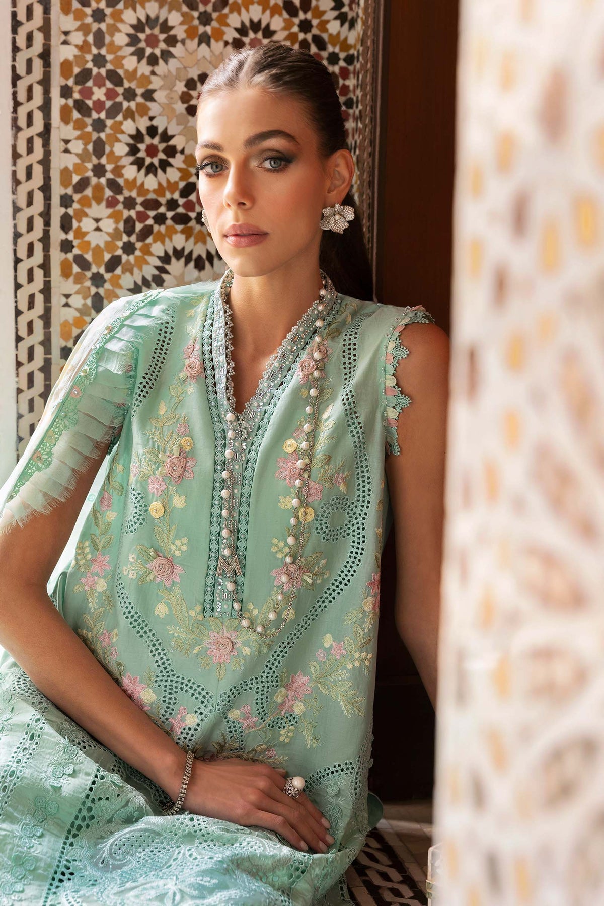 Maria B. Lawn Vol-25 Embroidered Unstitched 3pcs