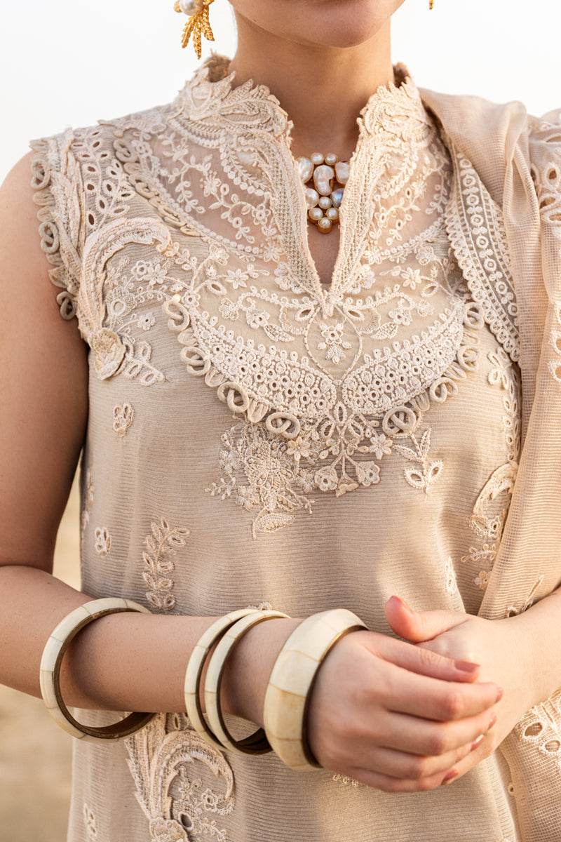 Qalamkar Sahil Embroidered Luxury Lawn 3pcs - Jotey