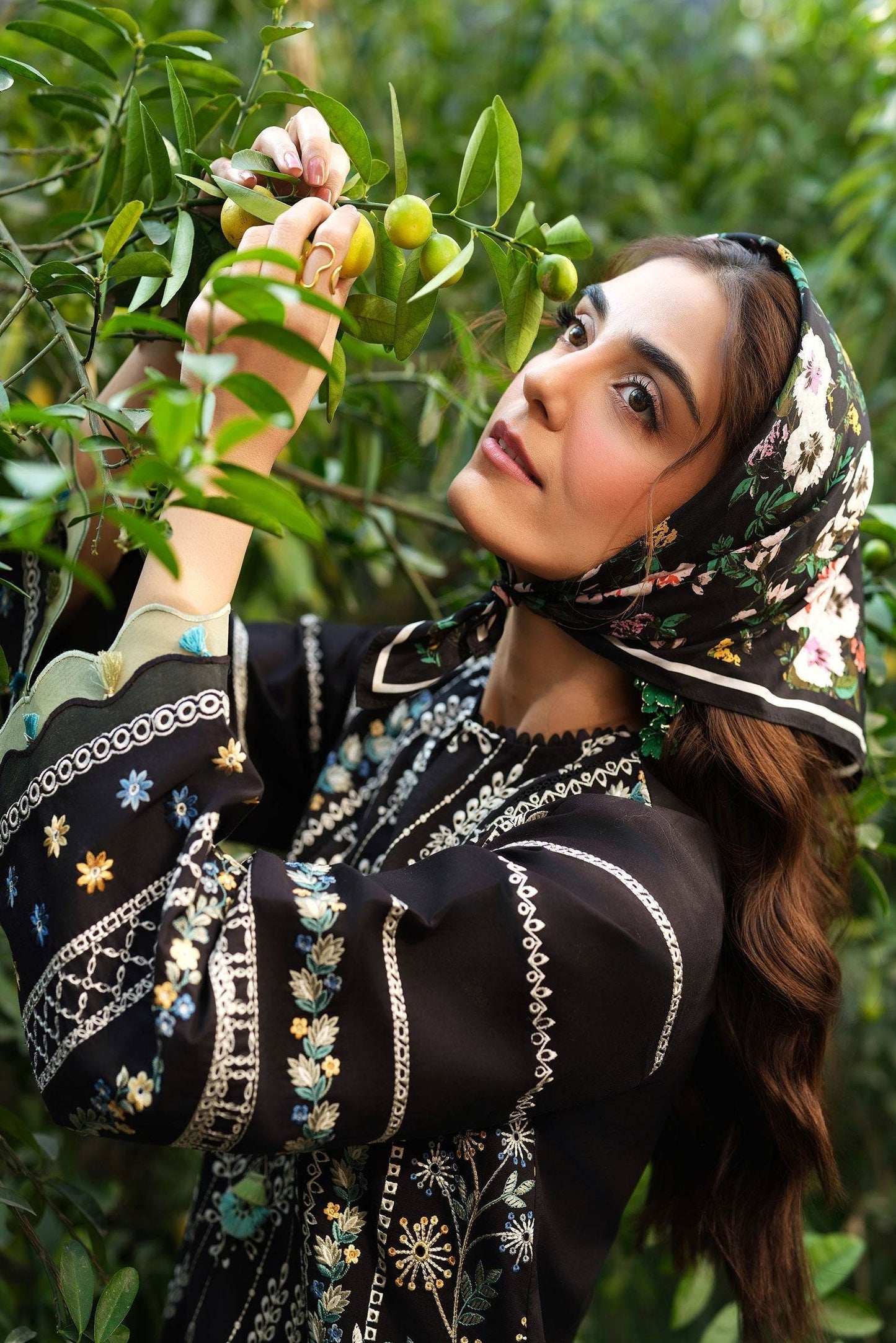 Maryam Hussain Luxury Lawn'25 Embroidered Unstitched 3pcs - Jotey