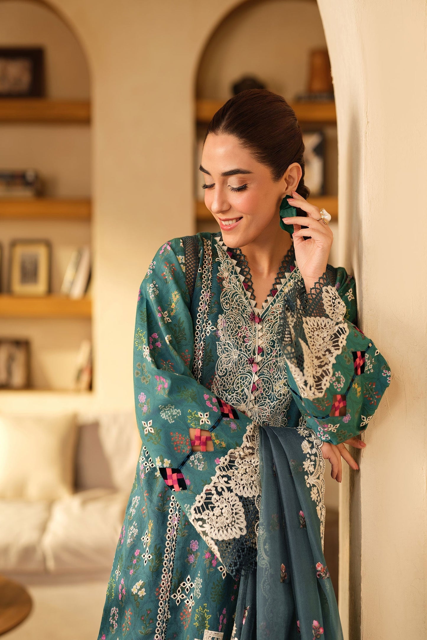 Maryam Hussain Luxury Lawn'25 Embroidered Unstitched 3pcs