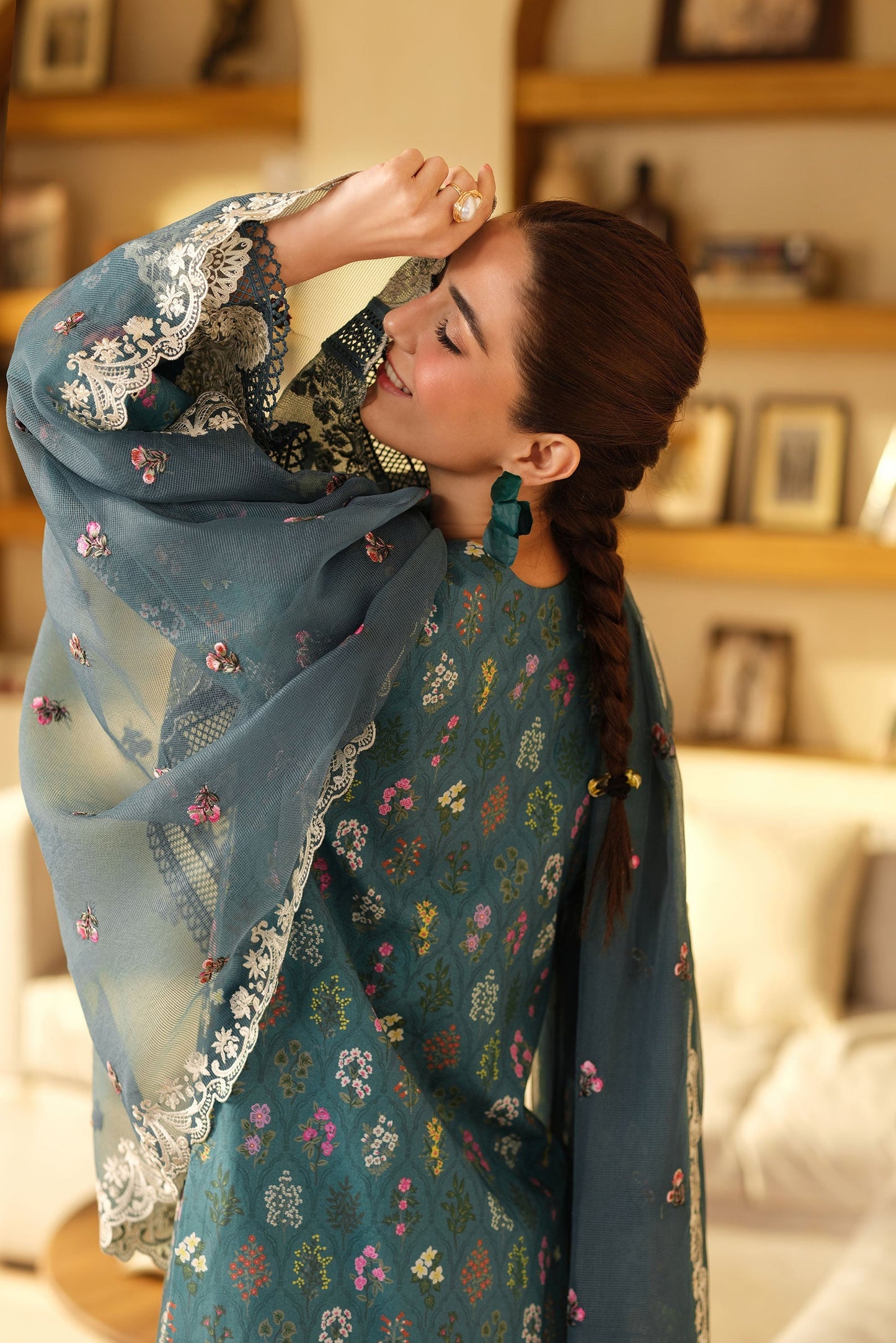 Maryam Hussain Luxury Lawn'25 Embroidered Unstitched 3pcs
