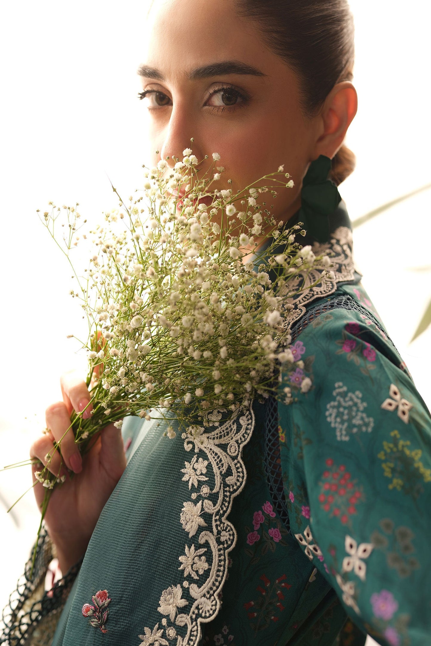 Maryam Hussain Luxury Lawn'25 Embroidered Unstitched 3pcs
