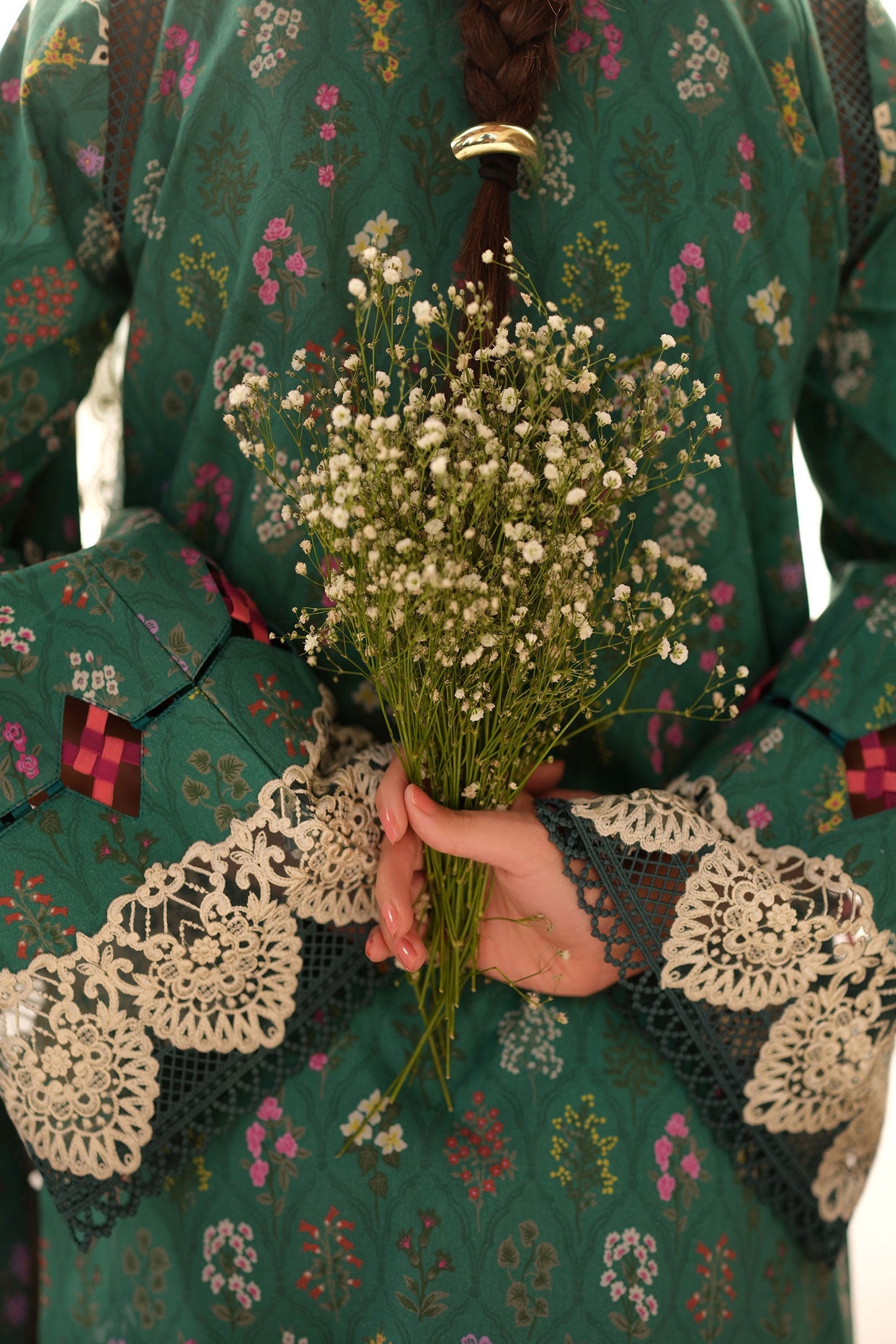 Maryam Hussain Luxury Lawn'25 Embroidered Unstitched 3pcs
