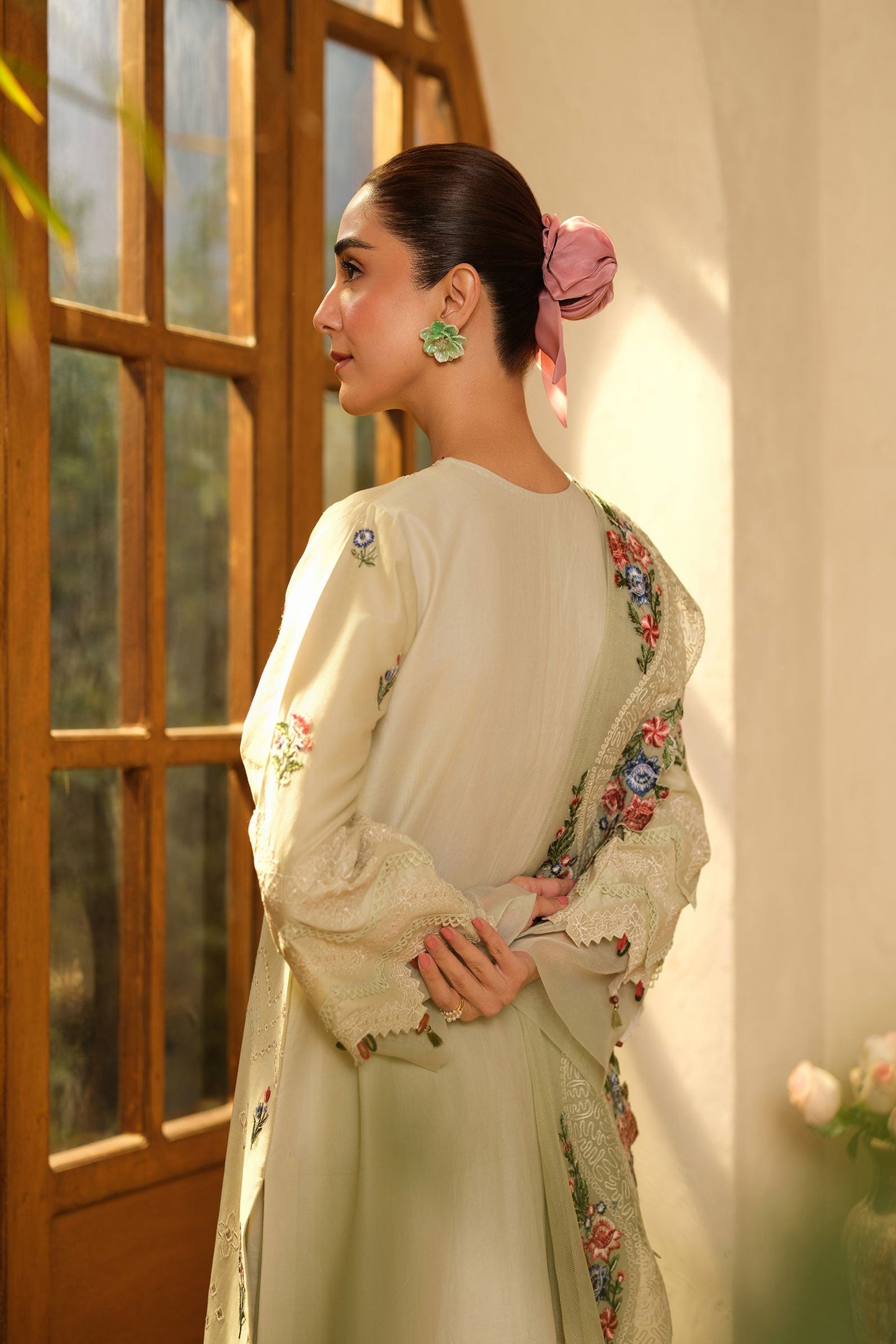 Maryam Hussain Luxury Lawn'25 Embroidered Unstitched 3pcs