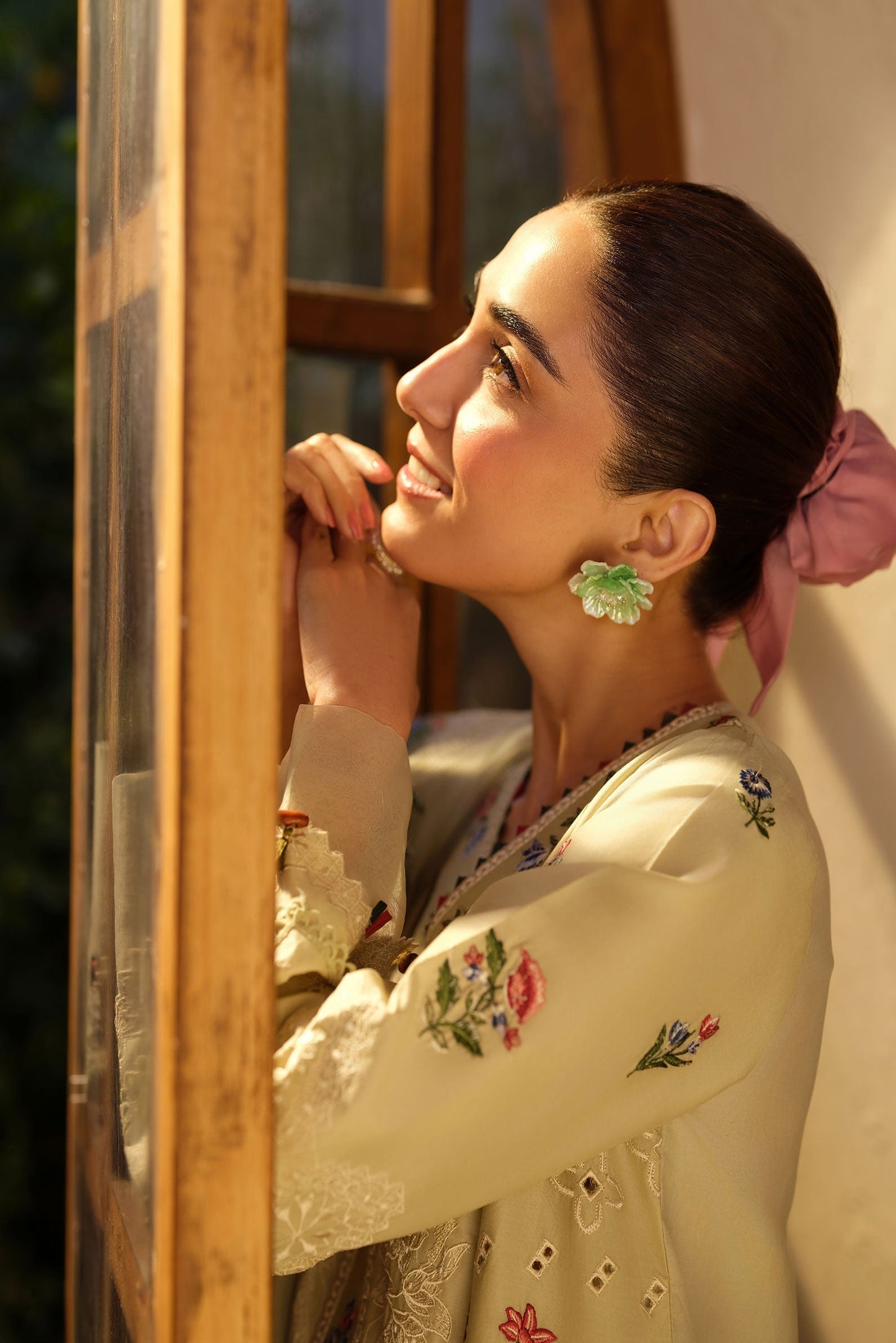Maryam Hussain Luxury Lawn'25 Embroidered Unstitched 3pcs