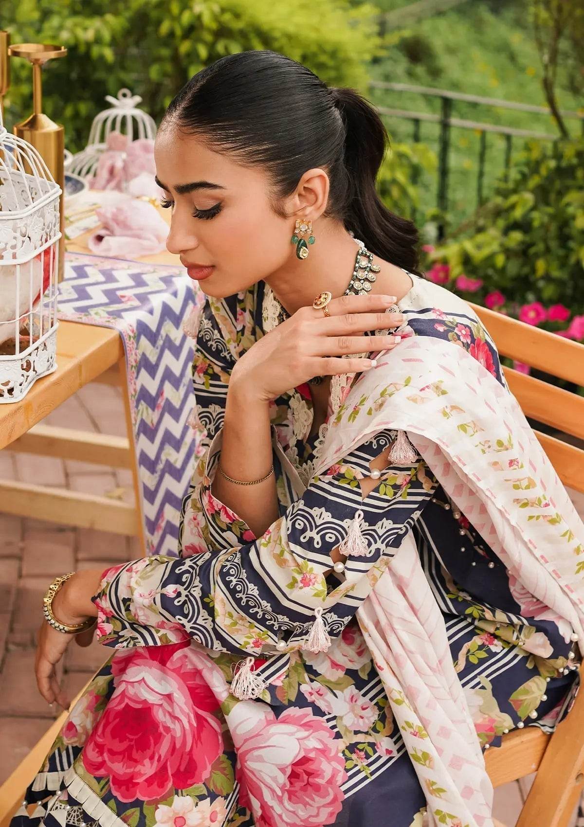 Elaf Printed Lawn Unstitched 3pcs - Jotey