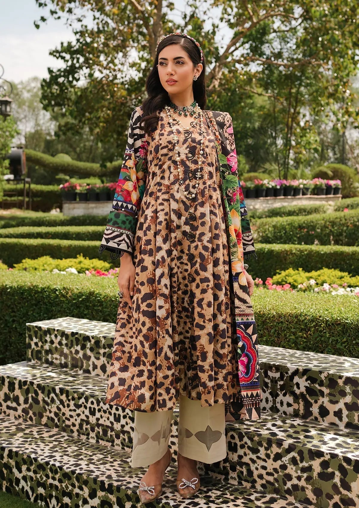 Elaf Printed Lawn Unstitched 3pcs - Jotey