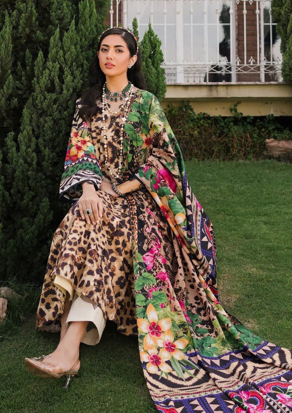 Elaf Printed Lawn Unstitched 3pcs - Jotey