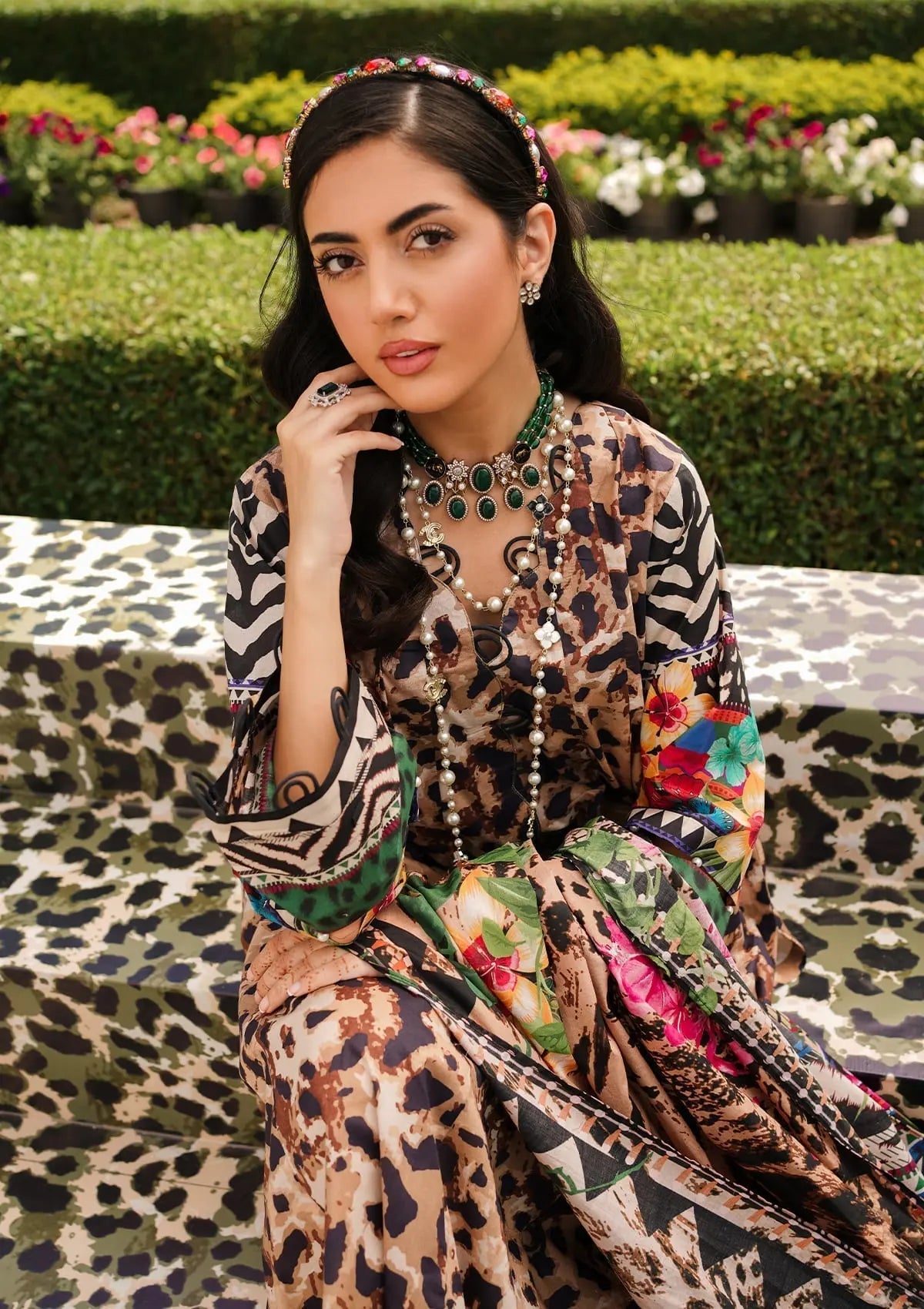 Elaf Printed Lawn Unstitched 3pcs - Jotey