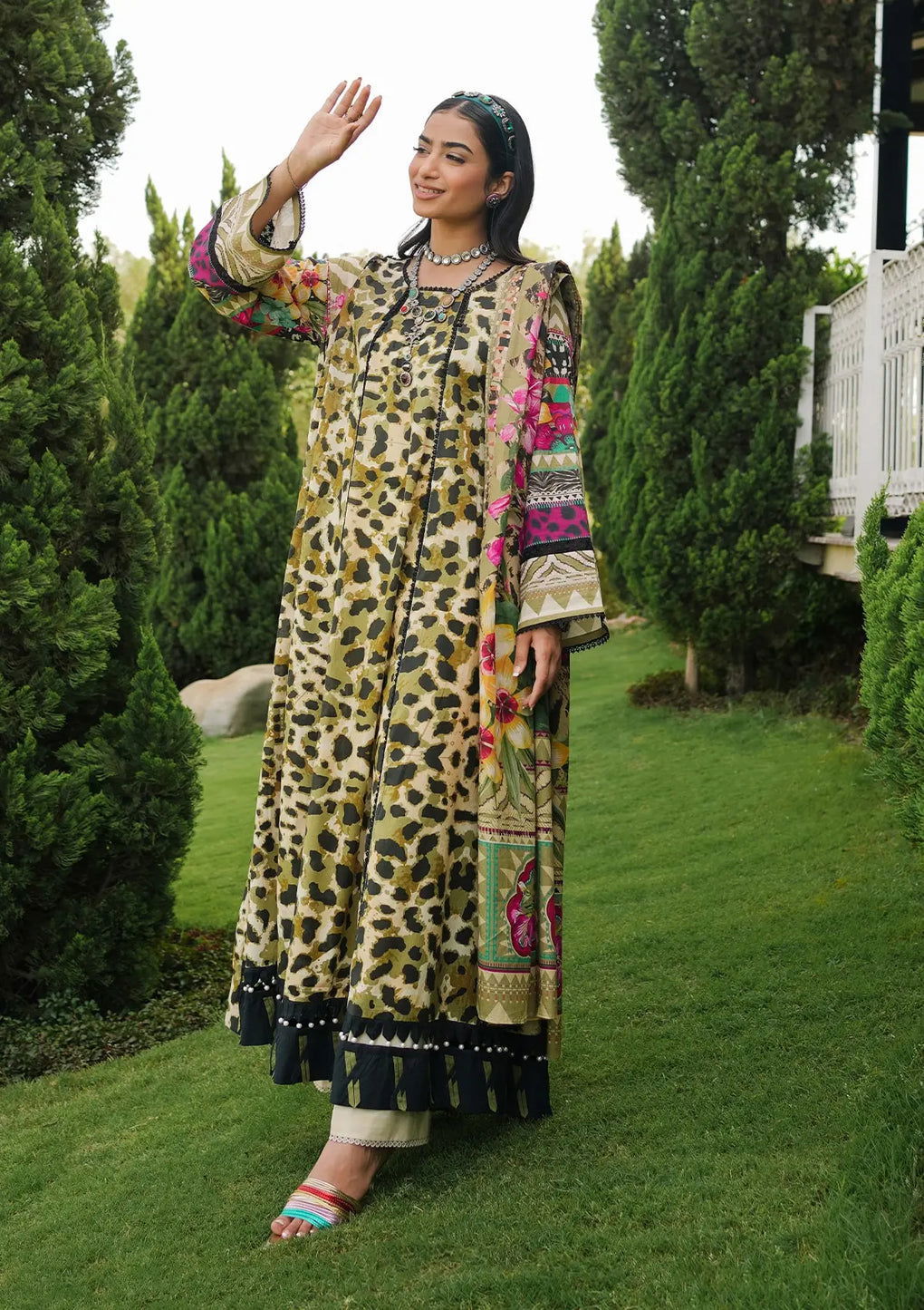 Elaf Printed Lawn Unstitched 3pcs - Jotey