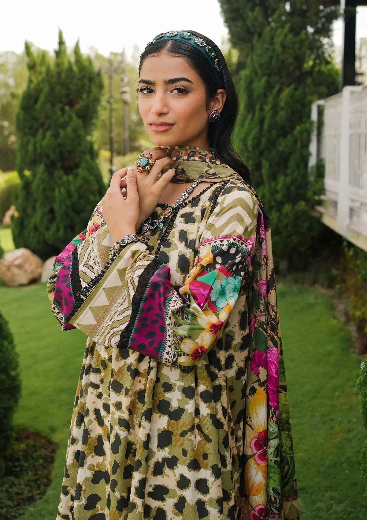 Elaf Printed Lawn Unstitched 3pcs - Jotey