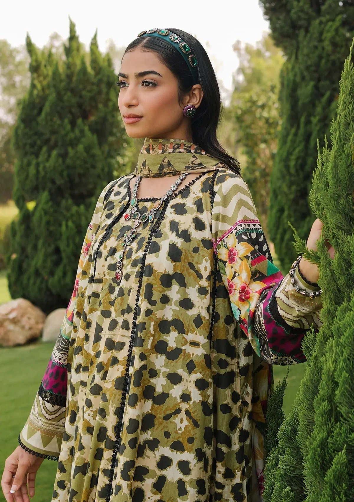 Elaf Printed Lawn Unstitched 3pcs - Jotey