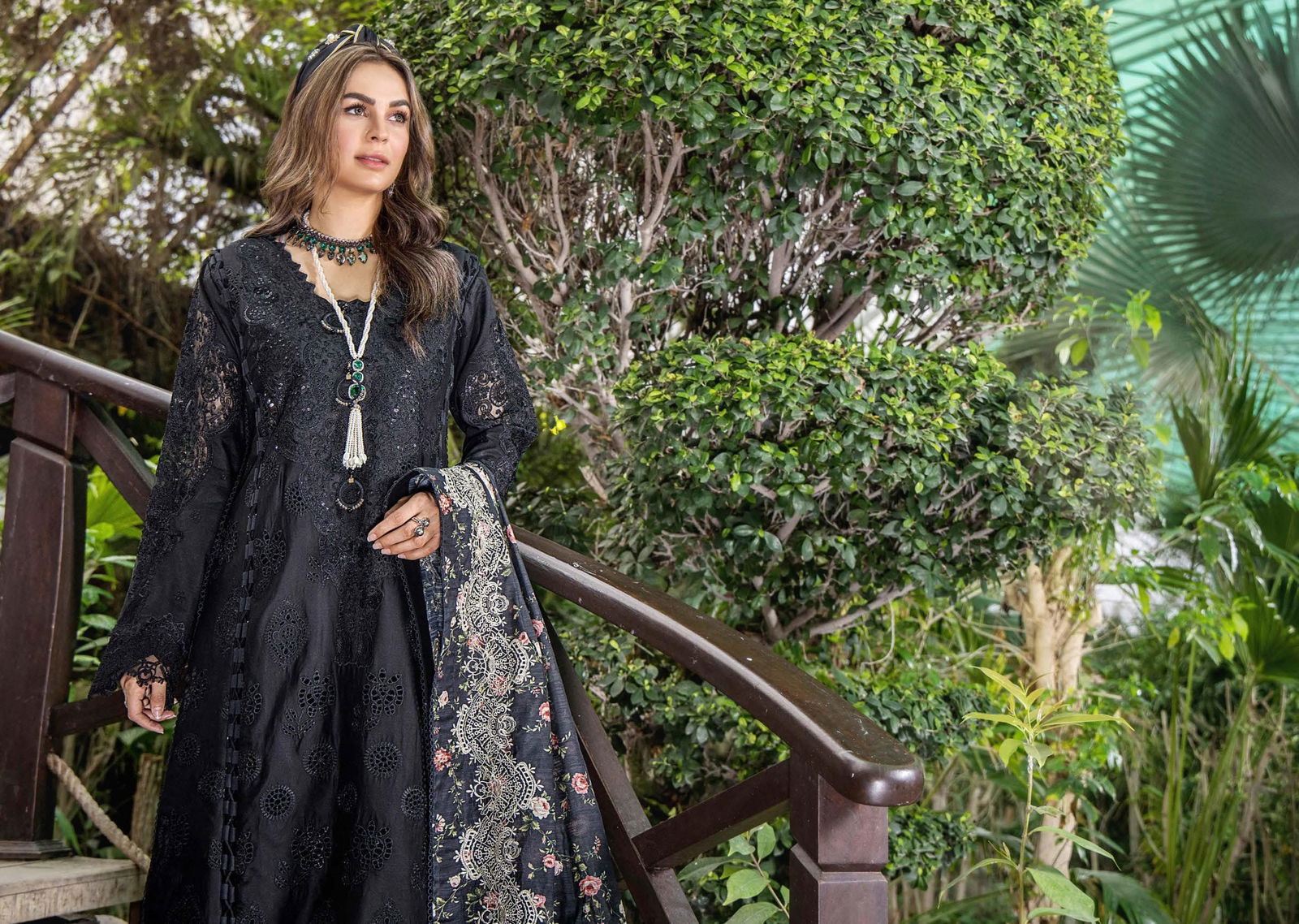 Eshaisha Luxury Lawn Embroidered Unstitched 3pcs - Jotey